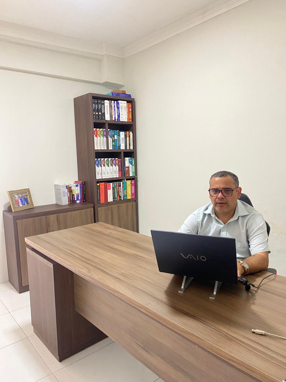 Sala de atendimento do escritório Francisco Ferreira Advocacia